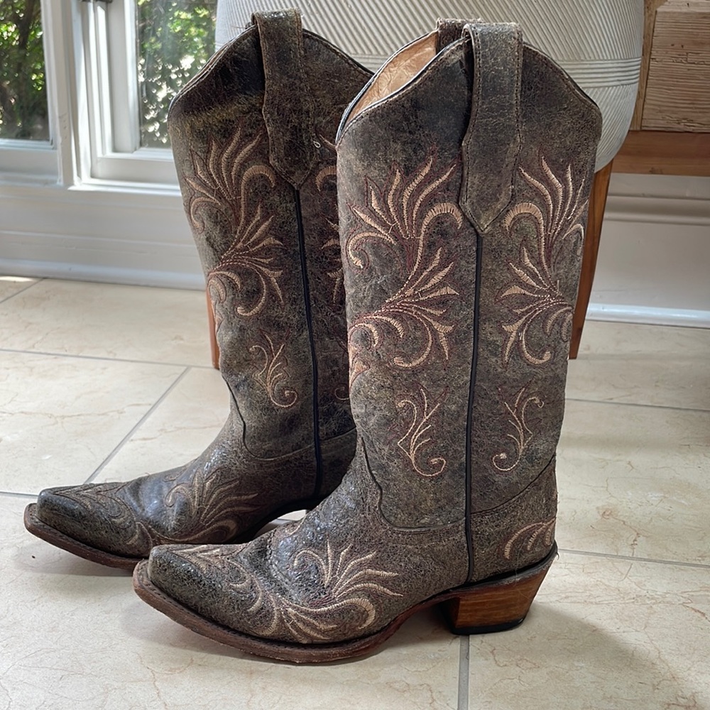 Gorgeous leather Circle G cowboy western boots size 6.5